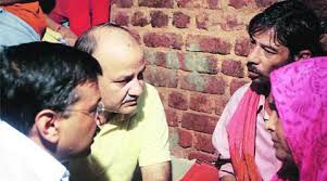 ‘मीनाक्षी के हत्यारों को बचा रही है दिल्ली पुलिस’