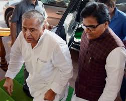 बिहार में महागठबंधन टूटा