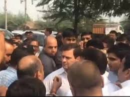 पीड़ित दलित परिवार से मिले राहुल