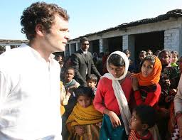 राहुल के सामने कांग्रेस कार्यकर्ता भिड़े