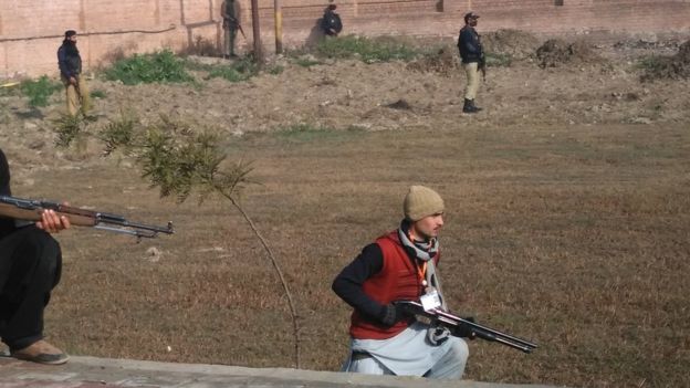 पाकिस्तान की बाचा खान यूनिवर्सिटी पर बड़ा आतंकी हमला, 20 की मौत, 4 आतंकी ढेर