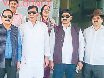 उत्तराखं डमें सीएम समर्थक विधायकों का स्थान बदला गया