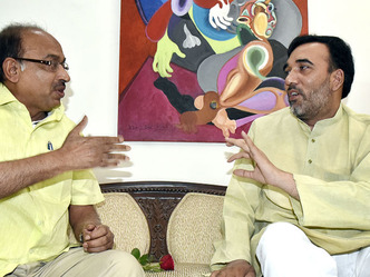 विजय गोयल के घर पहुंचे राय पर नहीं बनी बात