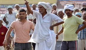 काशी में रातों-रात लगे मथुरा हिंसा के पोस्टर
 सपा की उड़ी नींद