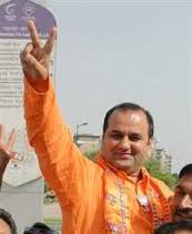 ब्रमण्यम स्वामी भी आज महेश गिरि के साथ अनशन पर बैठेंगे