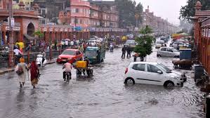 जयपुर में तेज बारिश का दौर जारी