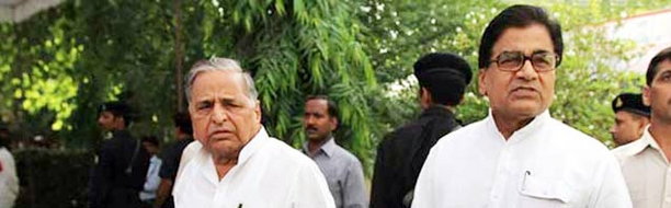 मुलायम परिवार टूटा, रामगोपाल यादव सपा से निष्कासित