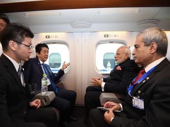 मोदी ने शिंजो आबे के साथ बुलेट ट्रेन की सवारी की