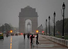 दिल्ली और आसपास के क्षेत्रों में बारिश