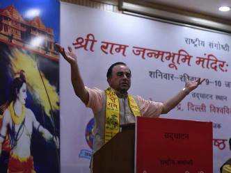 स्वामी के तेवर मेरा प्रस्ताव मान लें मुस्लिम वरना 2018 में राम मंदिर के लिए बना देंगे कानून