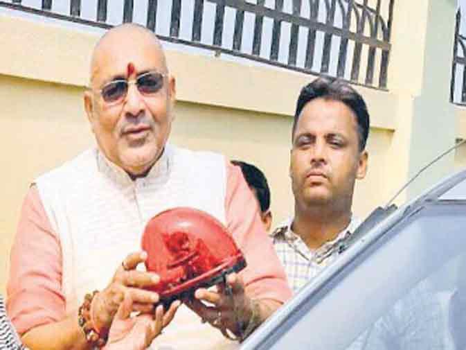 VVIP कल्चर खत्म मंत्रियों ने हटवाई लाल बत्ती बिहार में दिखा असर