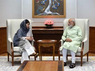 मोदी-महबूबा बैठक कश्मीर के हालात को सुधारने के लिए अपनों से हो बात
