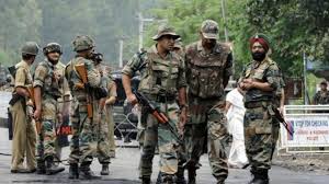 कश्मीर में आतंकी लूट रहे हैं बैंक, कैश वैन और हथ्‍ाियार