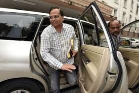 भ्रष्टाचार के आरोपों में घिरे सत्येंद्र जैन कैबिनेट से हो सकते हैं बाहर-सूत्र