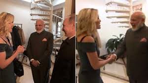 जब रूस की पत्रकार केली ने मोदी से पूछा- 'क्या आप ट्विटर हैं ?'