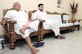 सीबीआई के शिकंजे पर बोले लालू- फांसी पर लटक जाए पर बीजेपी का अहंकार मिटा देंगे