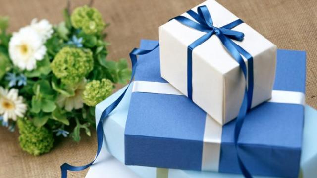 हाथ से बने तोहफों से मनाएं रक्षाबंधन