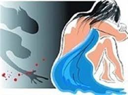 SIKAR : बच्चों को बचाने गयी महिला को निर्वस्त्र कर पीटा...जाने पूरा मामला