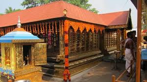 इस मंदिर में सिर्फ महिलाओं को घुसने की इजाजत मर्दों को प्रवेश के लिए करने पड़ते हैं ये काम....