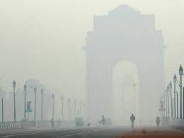 दिल्ली में छाया धना कोहरा, प्रदूषण का स्तर बढ़ा
