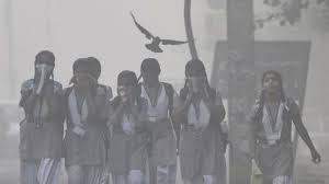 जहरीली हवा के सांये में दिल्ली:  NGT ने कहा गैस चैम्बर बन गई है दिल्ली, हाई कोर्ट ने लगाई फटकार
