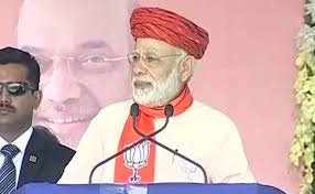 गुजरात चुनाव: पीएम मोदी बोले- अच्छे-बुरे समय में आपके साथ , इंदिरा ने नाक पर रुमाल बांध किया था दौरा