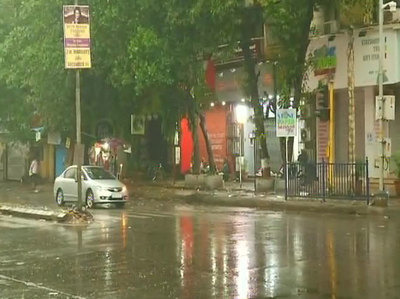 'ओखी' ने अब मुंबई में दी दस्तक, स्कूल-कॉलेज बंद