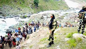 पुख्ता सुरक्षा इंतजामों के बीच अमरनाथ यात्रियों का पहला जत्था रवाना,