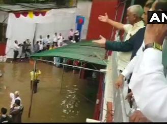 नागपुर में भारी बारिश, विधानसभा के अंदर घुसा पानी