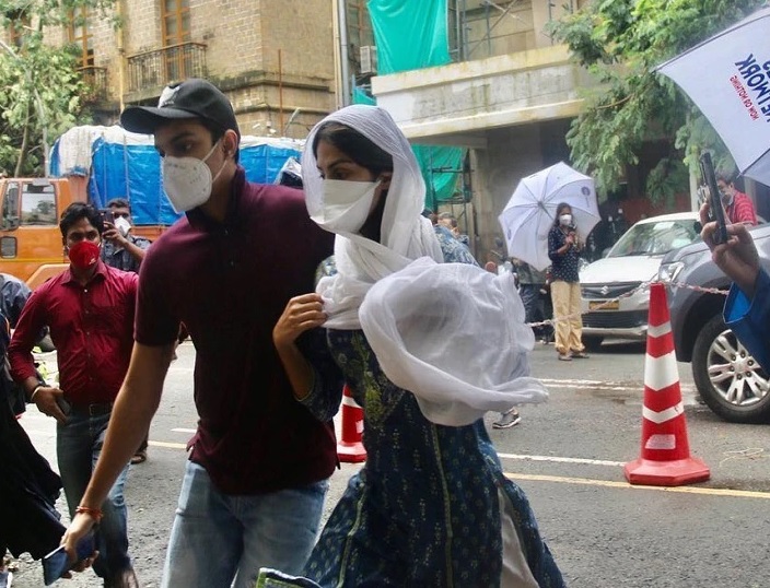 सुशांत सिंह राजपूत केस के खुलेंगे राज? रिया चक्रवर्ती से ED दफ्तर में पूछताछ जारी