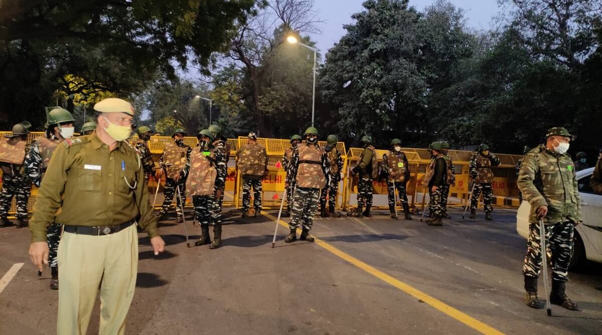 चलती कार