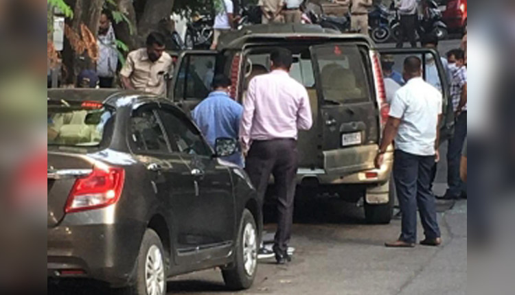मुकेश अंबानी