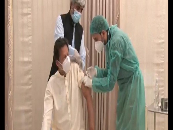 चीनी वैक्‍सीन लगवाने के बाद भी कोरोना पॉजिटिव हुए पाकिस्‍तानी पीएम इमरान खान