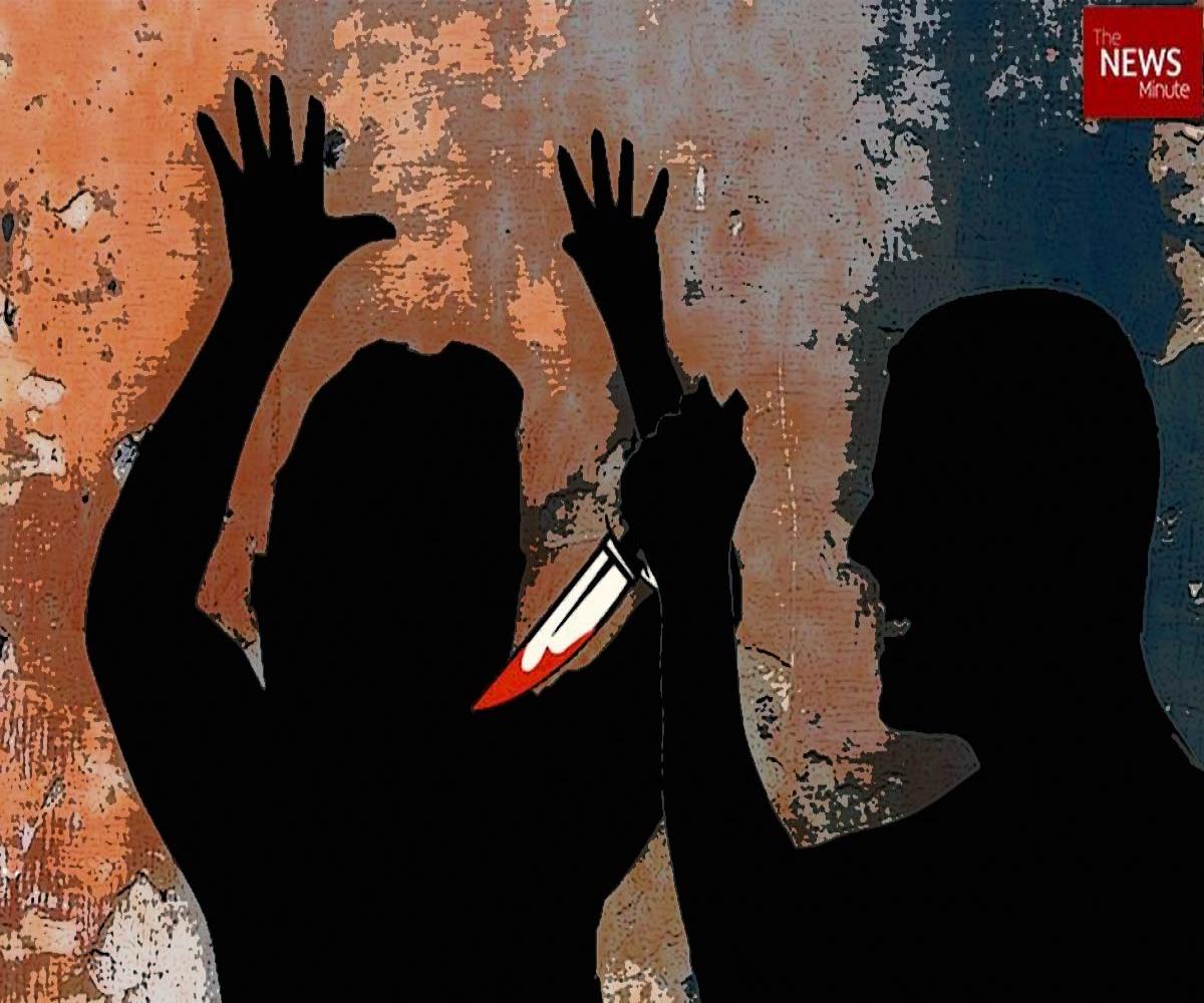 नोएडा में एकतरफा प्यार में एक सिरफिरे आशिक ने युवती की गोली मारी,इसके बाद युवक ने खुद को भी गोली मारकर आत्महत्या करने की कोशिश की,युवती की मौके पर ही मौत हो गई.