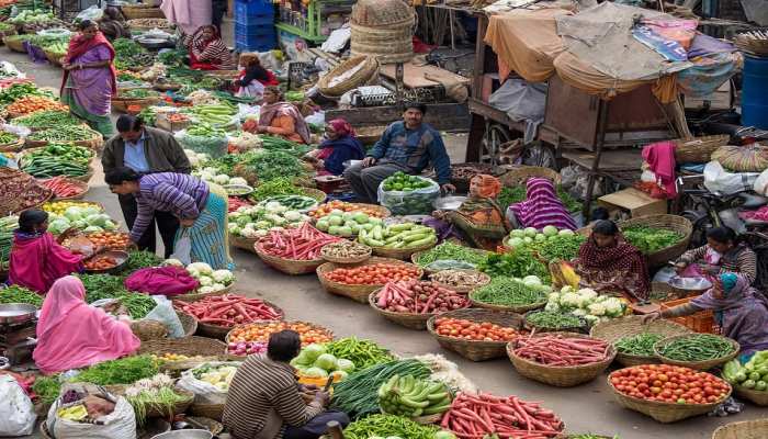 पेट्रोल-डीजल और सब्जियों के दाम ने बिगाड़ा आम आदमी का बजट