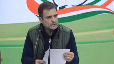 सांसदों के निलंबन पर घमासान,राहुल बोले- पीएम सदन में नहीं आते,बहस से बच रही सरकार,विपक्ष को चुप कराने की हो रही कोशिश