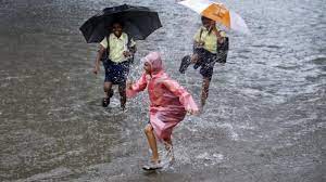 Weather update:बर्फबारी और बारिश ने बढ़ाई उत्‍तर भारत में ठंड,दिल्ली-एनसीआर में बारिश का दौर जारी