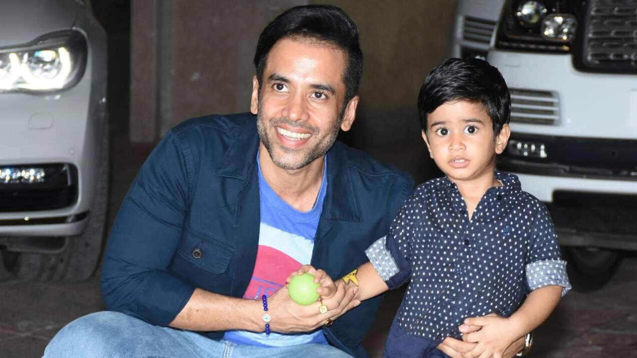 अभिनेता तुषार कपूर अपनी किताब 'बैचलर डैड' (Bachelor Dad) को लेकर चर्चा में