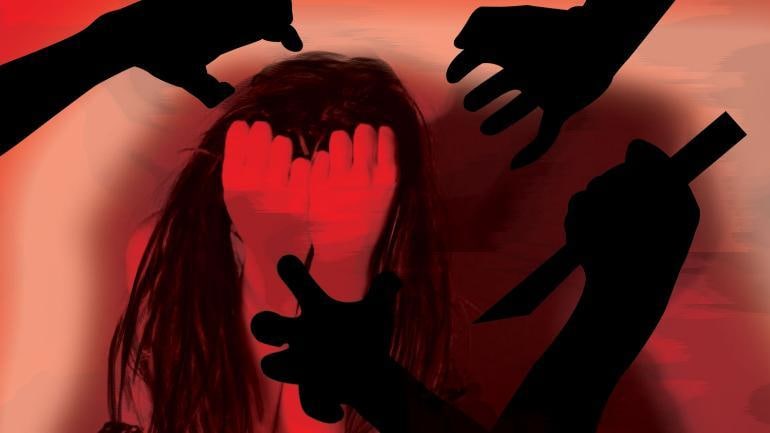 बुलंदशहर और अलीगढ़ की सरहद पर बसे गांव डिबाई-गालिबपुर में गैंगरेप के बाद किशोरी की हत्या