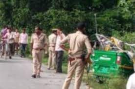 रामपुर में तेज रफ्तार का कहर,बेकाबू कार पलटने से 5 लोगों की मौत,वहीं उन्नाव में 3 पुलिसकर्मियों की मौत