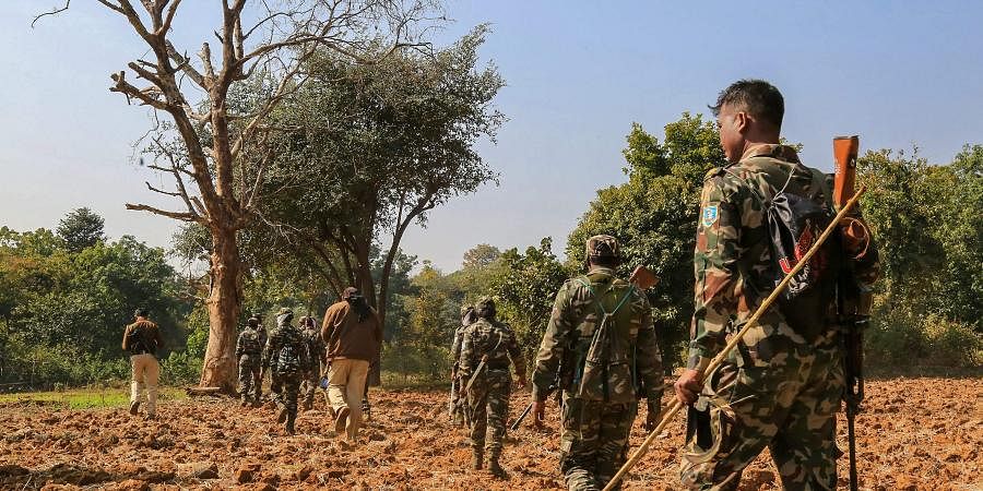 छत्तीसगढ़ में पुटकेल के जंगल में नक्सलियों के साथ मुठभेड़, CRPF के असिस्टेंट कमांडेंट शहीद