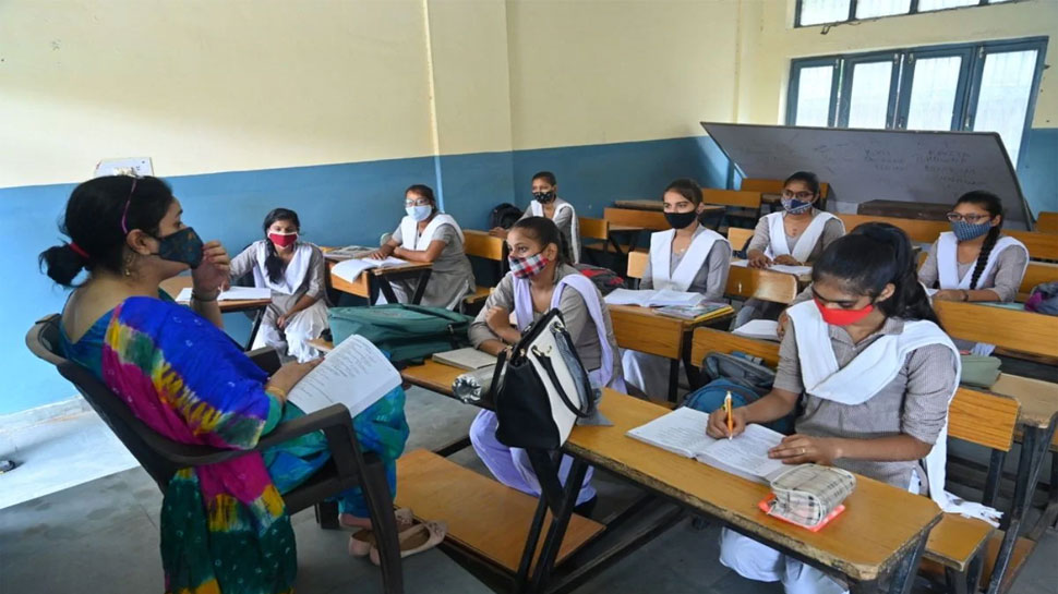 कोरोना की रफ्तार हुई कम,सोमवार से खुलेंगे नर्सरी से 12वीं तक के सभी स्कूल,नई गाइडलाइन जारी