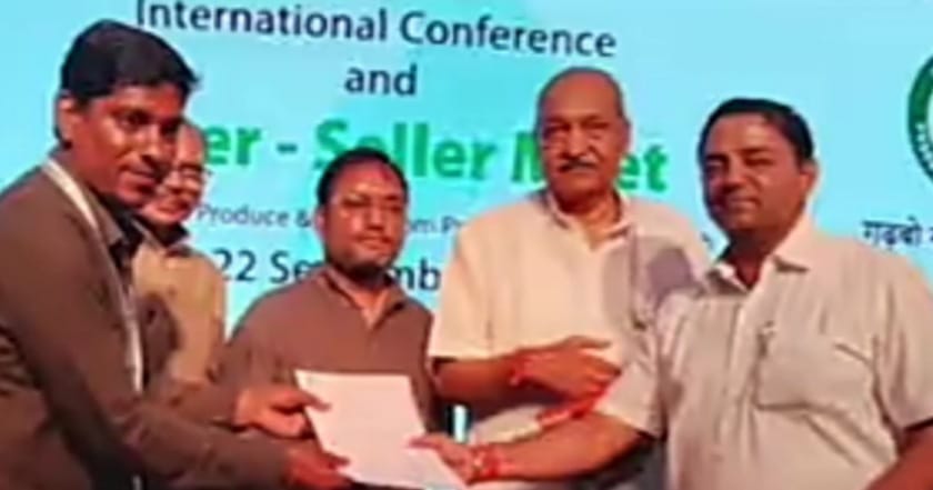IT इंजीनियर ने नौकरी छोड़कर वनवासियों के खाने-पीने की चीजों की मार्केटिंग शुरू की, आज 4.5 करोड़ टर्नओवर