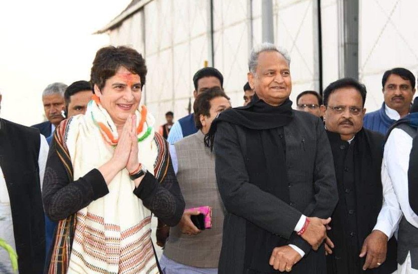 कांग्रेस महासचिव प्रियंका गांधी का आज जयपुर दौरा,मुख्यमंत्री अशोक गहलोत ने जयपुर एयरपोर्ट पर किया रिसिव