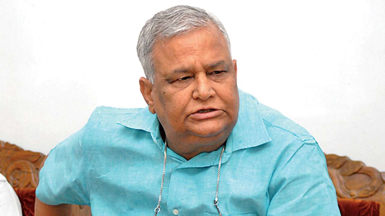 राजस्थान:  BJP MP किरोड़ी लाल का जयपुर में धरना, 25 हजार कोविड स्वास्थ्य सहायकों को हटाने का विरोध