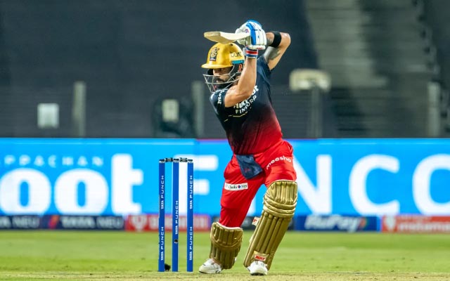IPL 2022 CSK vs RCB: जानिए क्यों चेन्नई सुपरकिंग्स के खिलाफ काली पट्टी बांधकर खेलने उतरे रॉयल चैलेंजर्स बैंगलोर के खिलाड़ी