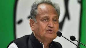 चुनाव से पहले ऐक्शन मोड में CM गहलोत, बोले- किसी की सिफारिश मत सुनो, पीड़ित को मिलना चाहिए न्याय
