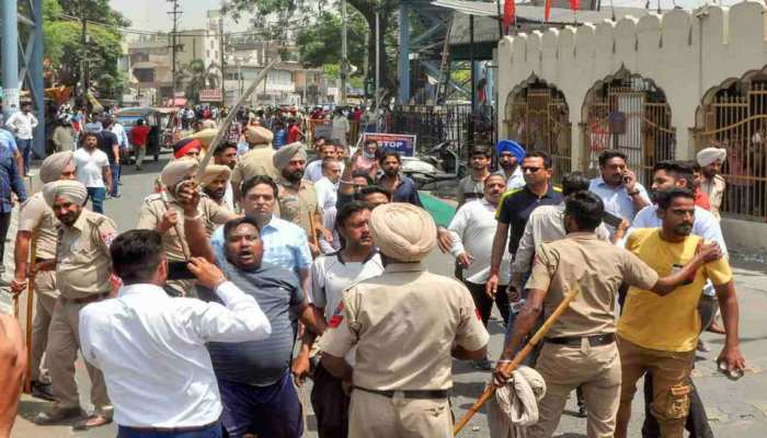 पटियाला में शुक्रवार को खालिस्तान विरोधी मार्च में हुई हिंसा के अगले दिन IG और SSP हटाए गए, शहर में इंटरनेट बंद
