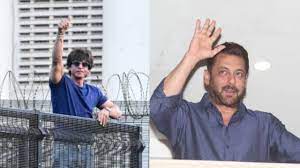 ईद पर शाहरुख खान के फैन्स की पूरी हुई ‘मन्नत’, सलमान ने भी बालकनी पर आकर दिखाई झलक