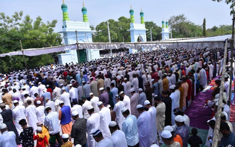दो हिंदू बहनों ने ईदगाह के लिए दान की डेढ़ करोड़ की जमीन